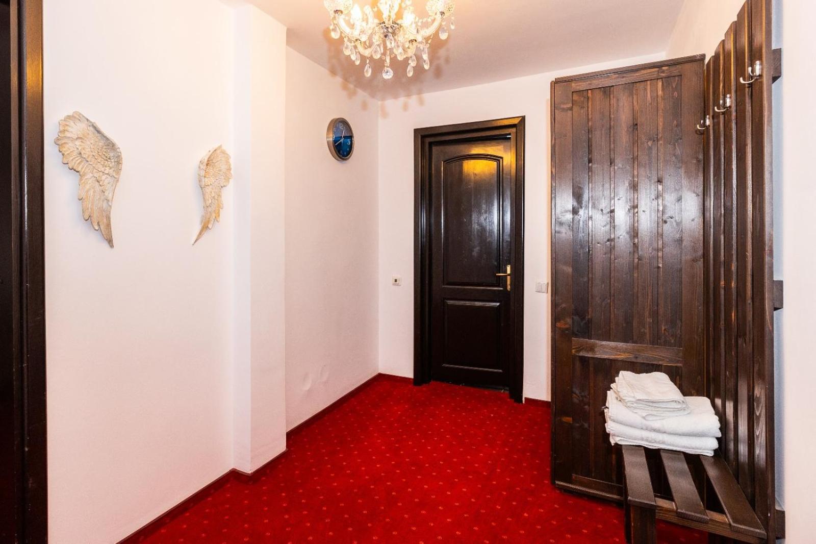 Vila Luca-Hotel Şirnea 外观 照片