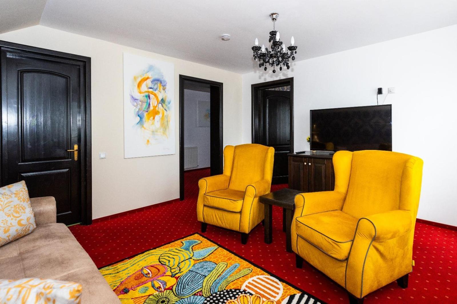 Vila Luca-Hotel Şirnea 外观 照片