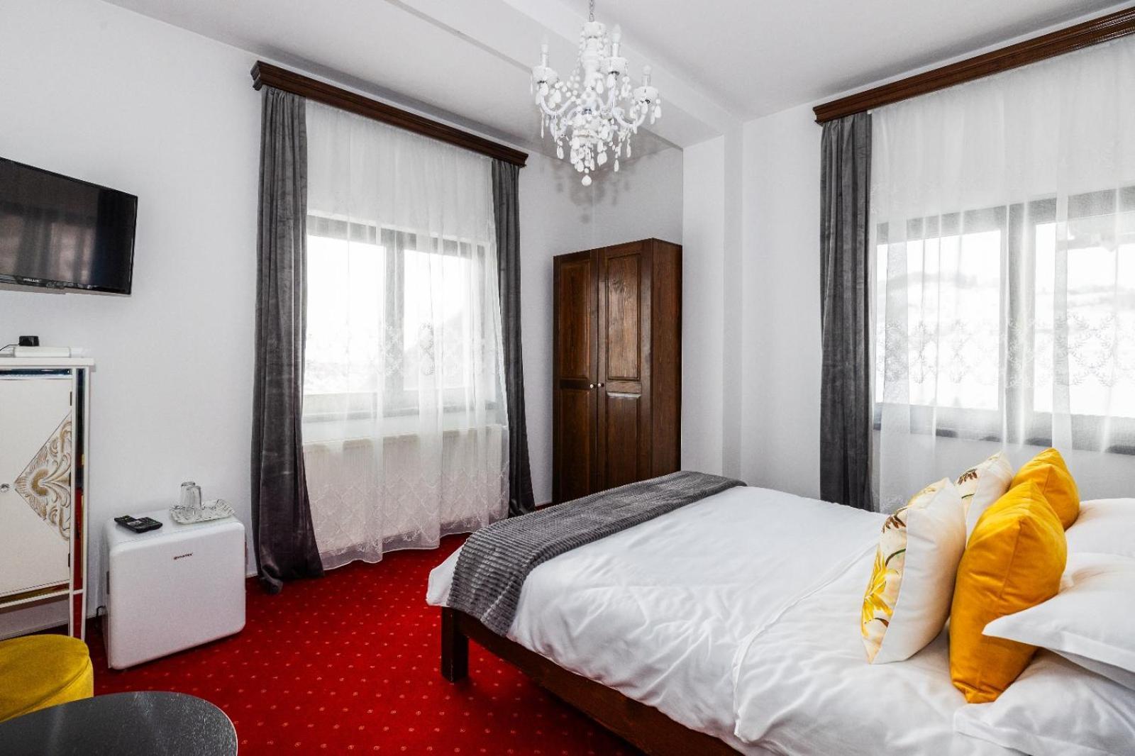 Vila Luca-Hotel Şirnea 外观 照片